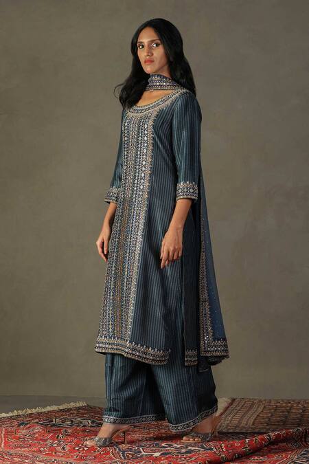 Buy RI.Ritu Kumar Grey Kurta 100% Silk Printed Geometric Round Ayati Palazzo Set Online at Aza Fashions Buy_RI.Ritu Kumar_Grey Kurta 100% Silk Printed Geometric Round Ayati Palazzo Set_Online_at_Aza_Fashions