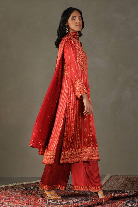 Buy_RI.Ritu Kumar_Red Kurta Shell 100% Silk Printed Geometric Notched Darpan Palazzo Set_Online_at_Aza_Fashions