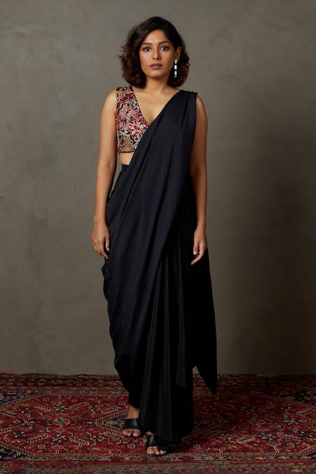 RI.Ritu Kumar Black Skirt 100% Viscose Embroidery Thread Plunge V Adenia Blouse Draped Set 