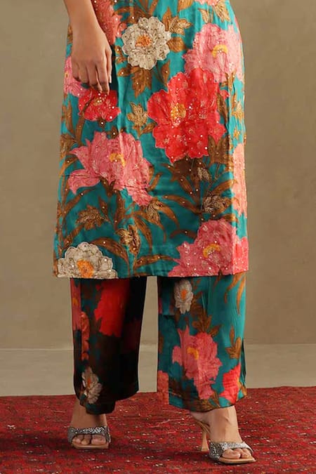 RI.Ritu Kumar Green Cotton Embroidery, Sequins Round Neck Bella Floral Print Kurta And Pant Set Online at Aza Fashions RI.Ritu Kumar_Green Cotton Embroidery, Sequins Round Neck Bella Floral Print Kurta And Pant Set _Online_at_Aza_Fashions