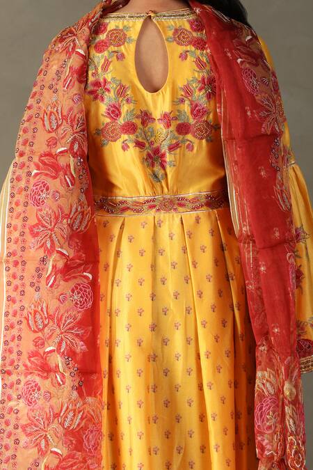 Buy RI.Ritu Kumar Yellow Anarklai-85% Cotton And 15% Silk Printed Dahlia Pattern Anarkali Pant Set Buy_RI.Ritu Kumar_Yellow Anarklai-85% Cotton And 15% Silk Printed Dahlia Pattern Anarkali Pant Set