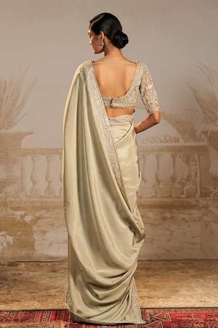 Ridhi Mehra Resham Embroidered Border Saree Set 