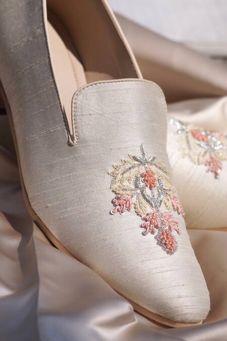 Shop_Shradha Hedau Footwear Couture_Beige Embroidered Fergus Butti Moccasins  _Online_at_Aza_Fashions