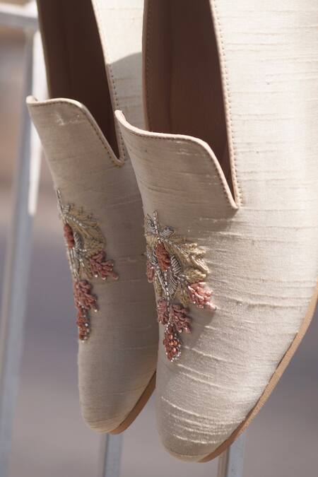 Shop_Shradha Hedau Footwear Couture_Beige Embroidered Fergus Butti Moccasins  