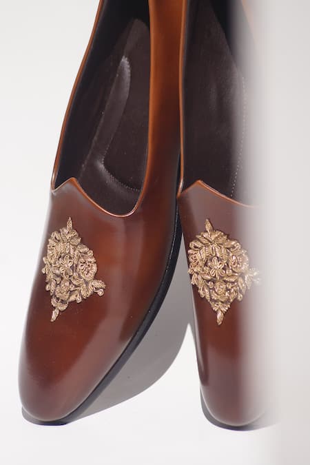 Shradha Hedau Footwear Couture_Brown Embroidered Elio Leather Mojari  _Online_at_Aza_Fashions