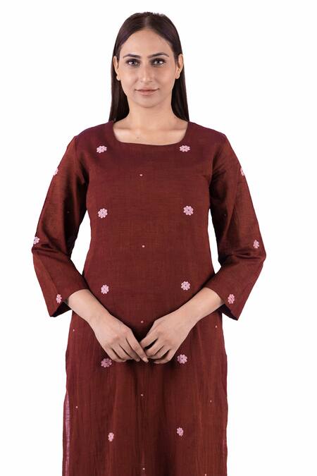 Buy_Khat_Red , Handloom Embroidery Round Floral Pattern Handwoven Kurta Set _Online_at_Aza_Fashions