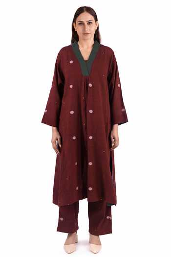 Buy_Khat_Red Handloom , Embroidery Floral Woven Kurta And Pant Co-ord Set 
