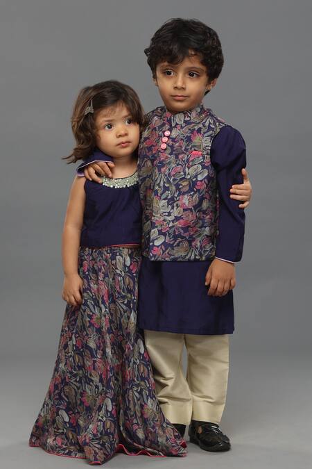 Buy_Para_Purple Muslin Silk Printed And Embroidered Floral Lehenga & Top Set_Online_at_Aza_Fashions