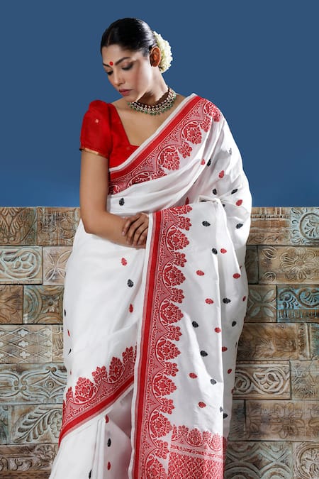 Mint N Oranges Parineeta Handwoven Saree With Running Blouse 