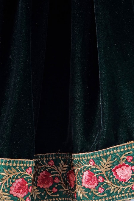 Shop_Little Bansi_Green Silk, Velvet, Viscose Embroidery, Bageecha Floral Thread Work Lehenga Set 