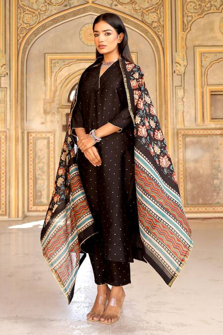 Shop_ASRUMO_Black Chanderi, Cotton Mirrors, Embroidery V-neck Mukaish Work Kurta Set_Online_at_Aza_Fashions
