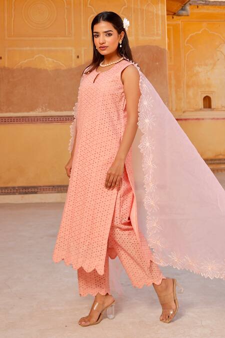 Buy_Asrumo_Peach Cotton Organza Keyhole Pattern Kurta Set _Online_at_Aza_Fashions