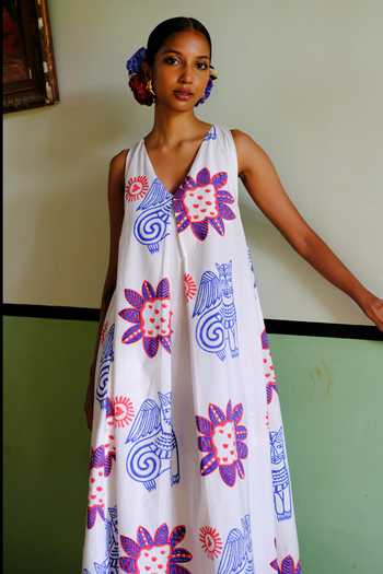 Buy_Jodi_White Cotton, Poplin V-neck Kokomo Block Print Pleated Dress_Online_at_Aza_Fashions