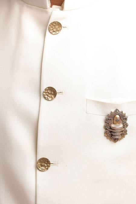 Cosa Nostraa_Gold Shiva Linga Carved Brooch And Lapel Pin Set_Online_at_Aza_Fashions