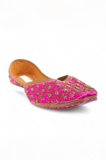 Doriaana Pink Crystal Laila Embellished Juttis Online at Aza Fashions Doriaana_Pink Crystal Laila Embellished Juttis _Online_at_Aza_Fashions