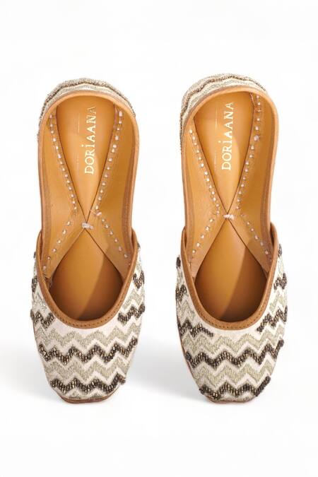 Shop_Doriaana_Beige Aari Meander Chevron Embellished Juttis _at_Aza_Fashions