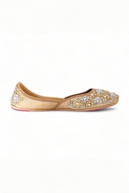 Buy_Doriaana_Gold Gloria Gota And Zari Embroidered Juttis _Online_at_Aza_Fashions