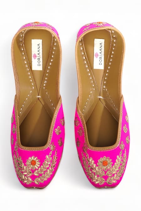 Doriaana Gulabo Floral Zari Embroidered Juttis 