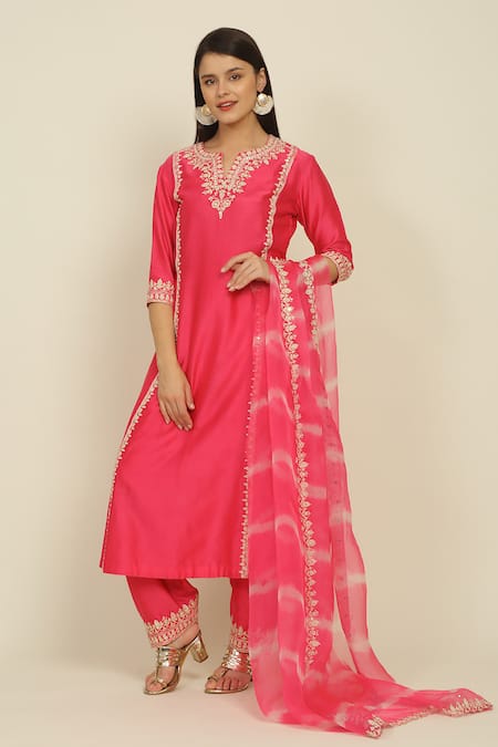 Priyanka Jain Chanderi Floral Embroidered Kurta Salwar Set 