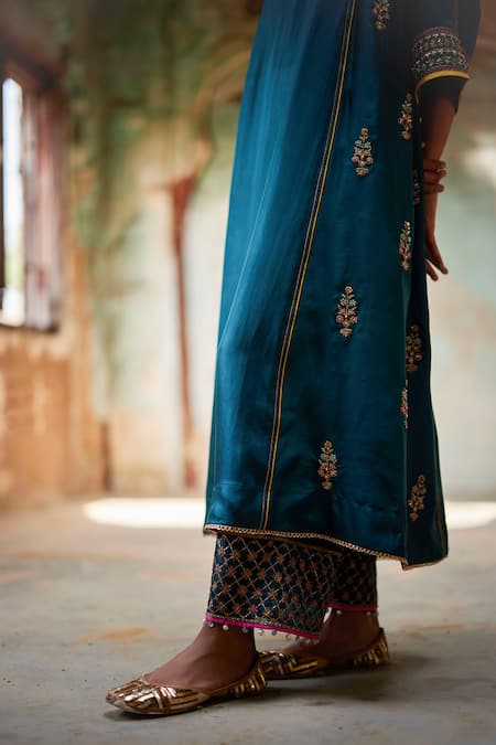 Buy Rajiramniq Blue Twill Silk Embroidery Dori Mandarin Nadira Floral Yoke Kurta And Palazzo Set Online at Aza Fashions Buy_Rajiramniq_Blue Twill Silk Embroidery Dori Mandarin Nadira Floral Yoke Kurta And Palazzo Set _Online_at_Aza_Fashions