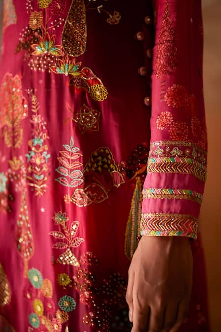 Rajiramniq_Magenta Crepe, Modal Embroidery V-neck Nadira Printed Kurta And Palazzo Set _at_Aza_Fashions