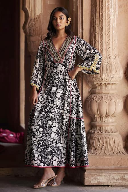 Rajiramniq Black Crepe Printed And Hand Embroidered Forest V Neck Panelled Anarkali 