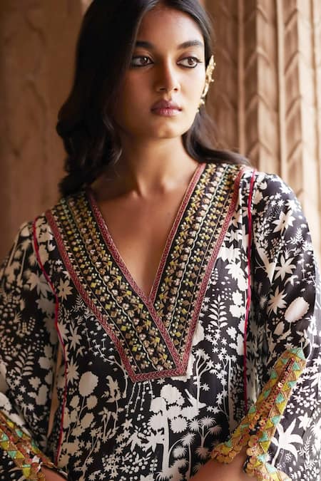 Buy_Rajiramniq_Black Crepe Tassels, Embroidery V-neck Forest Print Panelled Anarkali _Online_at_Aza_Fashions