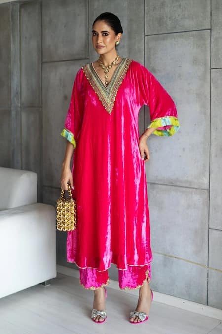 Rajiramniq Pink Velvet Hand Embroidered Sequin V Neck Resham Yoke Kaftan With Palazzo 