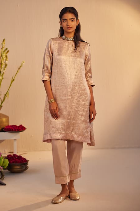 Shorshe Clothing_Pink Tissue Lace Round Neck Ribbed Metallic Kurta With Pant _Online_at_Aza_Fashions