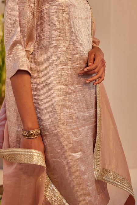Shorshe Clothing_Pink Tissue Lace Round Neck Ribbed Metallic Kurta With Pant _at_Aza_Fashions