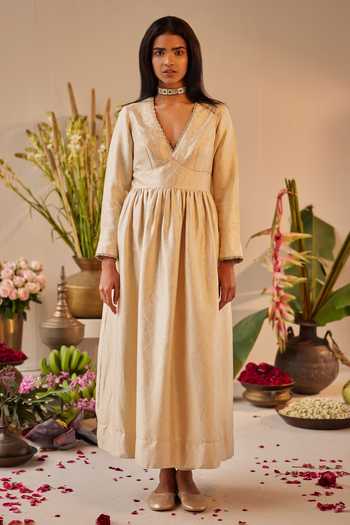 Buy Ivory Brocade, Linen Embroidery V-neck Saba Floral Pattern Anarkali For Women by Shorshe Clothing Online at Aza Fashions. Buy Ivory Brocade, Linen Embroidery V-neck Saba Floral Pattern Anarkali For Women by Shorshe Clothing Online at Aza Fashions.