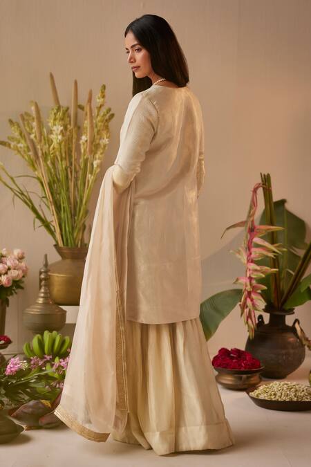 Shop Shorshe Clothing Ivory Chanderi Lace Embellished Border Dupatta at Aza Fashions Shop_Shorshe Clothing_Ivory Chanderi Lace Embellished Border Dupatta_at_Aza_Fashions