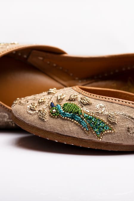 Shop_The Golden Wasp_Brown Dabka Ilaria Embellished Juttis 