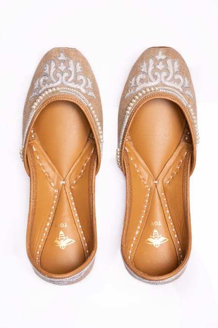 Shop The Golden Wasp Brown Pearls Whimsical Drops Embellished Juttis Shop_The Golden Wasp_Brown Pearls Whimsical Drops Embellished Juttis