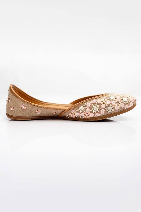 Shop The Golden Wasp Brown Anchor Thread Fantasia Embellished Juttis Online at Aza Fashions Shop_The Golden Wasp_Brown Anchor Thread Fantasia Embellished Juttis _Online_at_Aza_Fashions