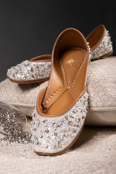 Shop_The Golden Wasp_Ivory Pearls Crystal Morning Embellished Juttis 