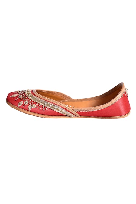 The Golden Wasp_Red Zari Myra Embellished Juttis _at_Aza_Fashions
