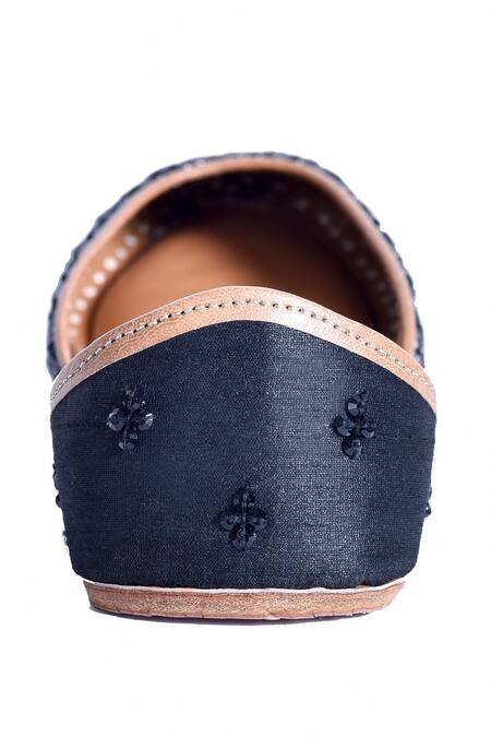 The Golden Wasp Black Wildsoul Embroidered Juttis Online at Aza Fashions The Golden Wasp_Black Wildsoul Embroidered Juttis _Online_at_Aza_Fashions