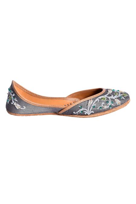 The Golden Wasp_Grey Thread Nigar Embroidered Juttis _at_Aza_Fashions
