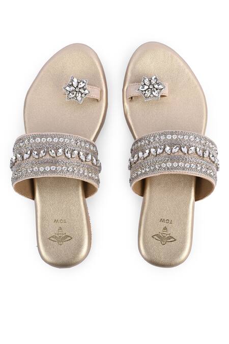 The Golden Wasp_Cream Diamonds, Embroidery Kaynaat Embellished Kolhapuri _Online_at_Aza_Fashions