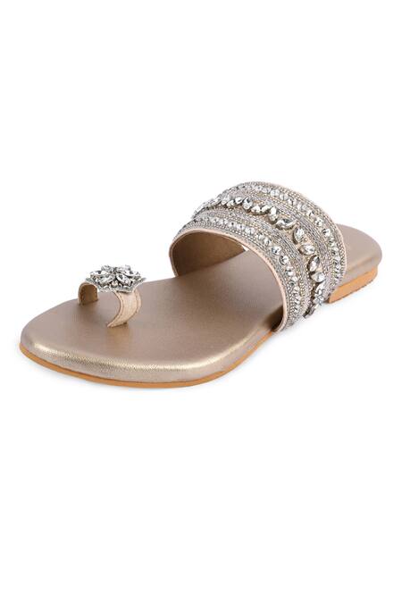 Buy_The Golden Wasp_Cream Diamonds, Embroidery Kaynaat Embellished Kolhapuri _Online_at_Aza_Fashions