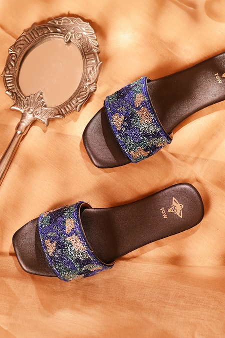 The Golden Wasp Cosmos Embellished Slides 