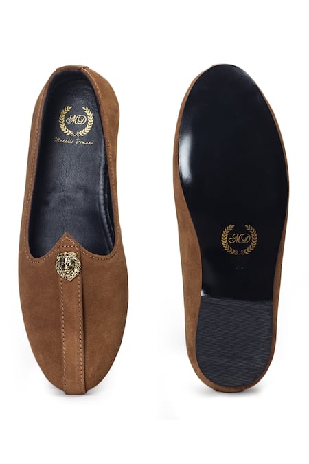 Buy Domani Brown Pasha Carved Lion Embellished Juttis Online at Aza Fashions Buy_Domani_Brown Pasha Carved Lion Embellished Juttis _Online_at_Aza_Fashions