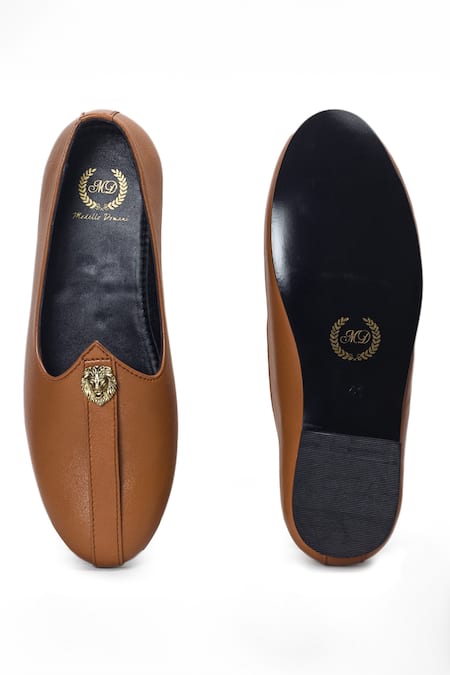Buy_Domani_Brown Pasha Plain Leather Juttis _Online_at_Aza_Fashions