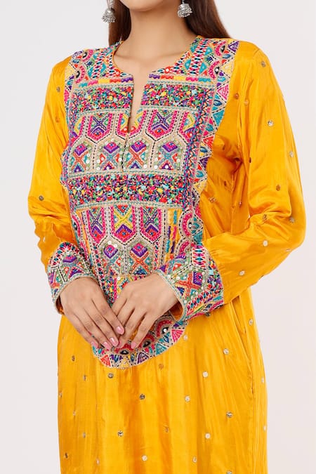 Payal Singhal_Yellow Silk Embroidered Tassel Notched Mukaish Kaftan _Online_at_Aza_Fashions