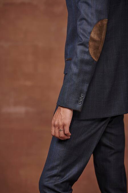 Raghavendra Rathore Jodhpur Grey Wool Shahi Bandhgala With Pant at Aza Fashions Raghavendra Rathore Jodhpur_Grey Wool Shahi Bandhgala With Pant _at_Aza_Fashions