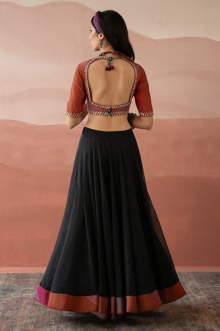 Swatti Kapoor_Black Woven Silk Organza Printed Alexandria Skirt  _Online_at_Aza_Fashions