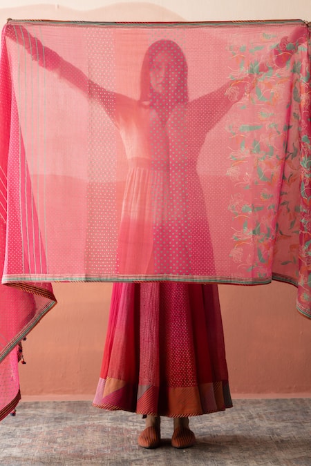 Swatti Kapoor Pink Woven 40gm Chanderi Block Printed Eman Dupatta at Aza Fashions Swatti Kapoor_Pink Woven 40gm Chanderi Block Printed Eman Dupatta _at_Aza_Fashions
