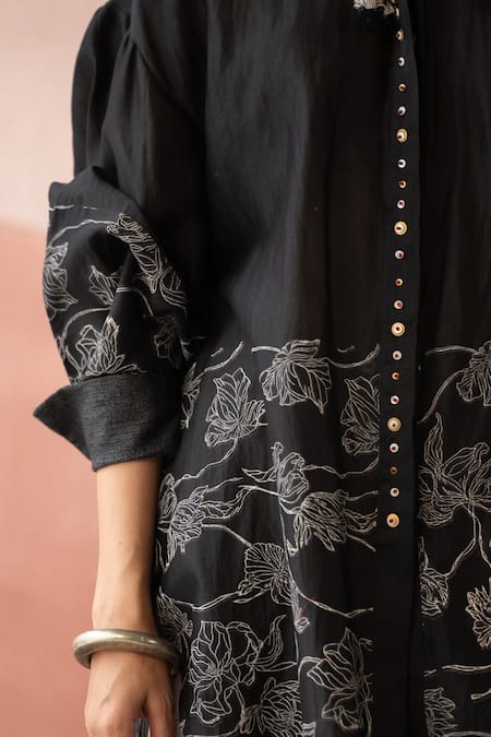 Swatti Kapoor Black Chanderi Beads, Embroidery Collared Gysi Floral Print Shirt at Aza Fashions Swatti Kapoor_Black Chanderi Beads, Embroidery Collared Gysi Floral Print Shirt _at_Aza_Fashions
