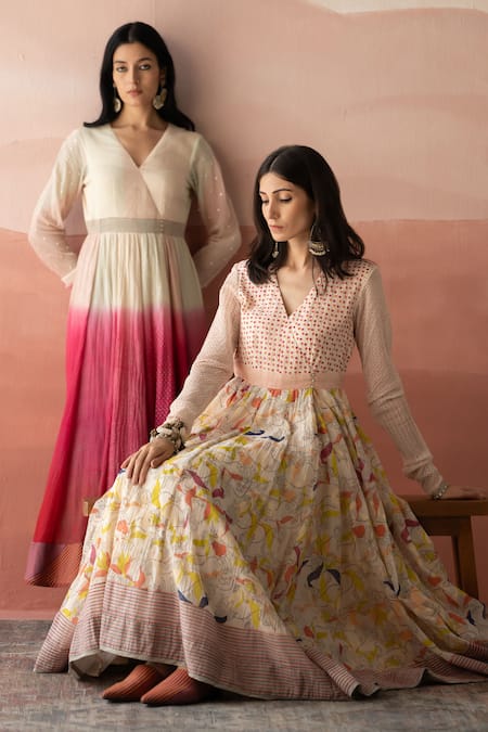 Shop_Swatti Kapoor_White Chanderi Beads V-neck Jadan Floral Print Kurta _Online_at_Aza_Fashions